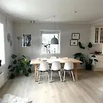 Romslig Leilighet Naer Stavanger Sentrum